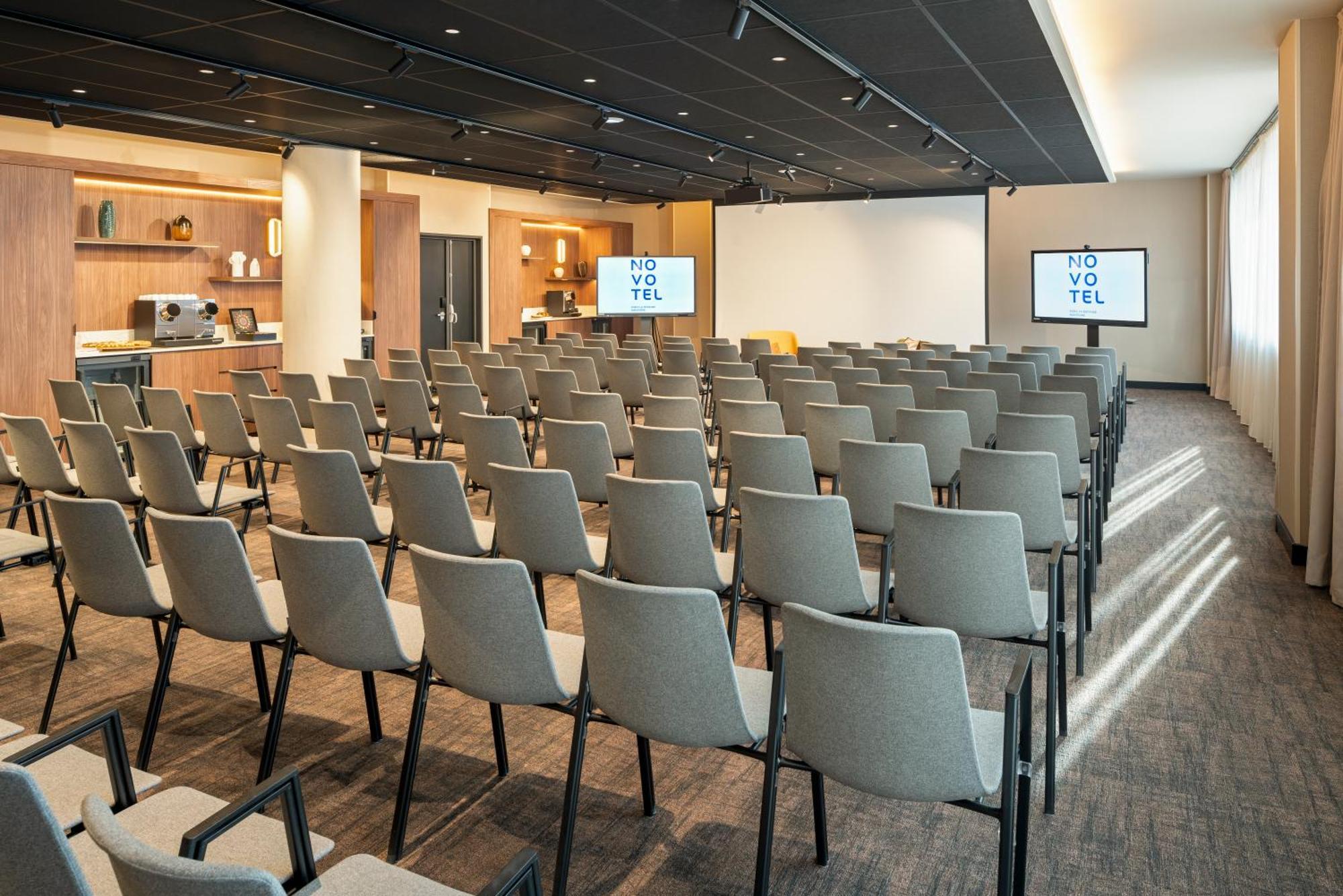 Novotel Paris La Defense 楠泰尔 外观 照片